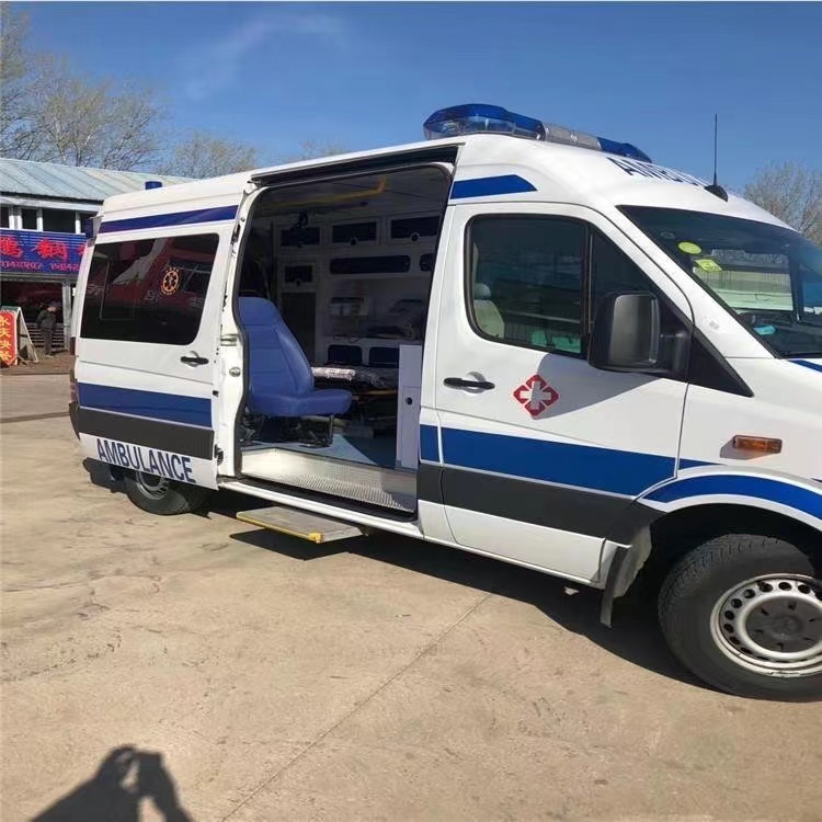 万源私人长途救护车出租转院回家