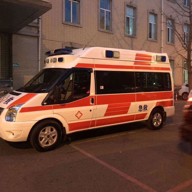 万源夜间租赁救护车护送病人转院：安全转运的 8 大核心注意事项
